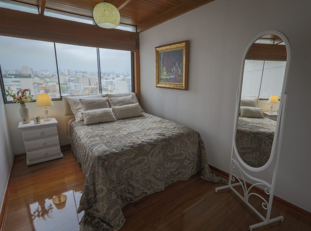 Lima Penthouse - Dormitorio beige