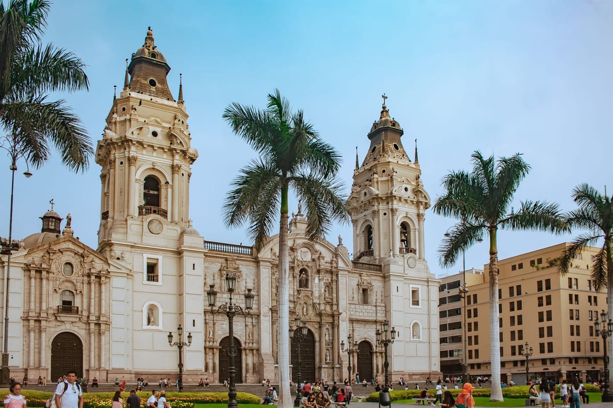 Pope Leo XIV in Lima (Nov 11-16, 2026): where to stay and getting around